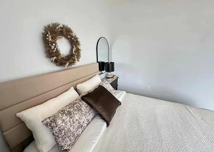 Emerald Coast Vacation Getaway Apartment *
