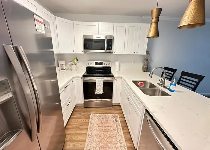 Emerald Coast Vacation Getaway Apartment Pensacola